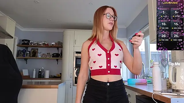 Snapshot of stripmequick chatting on 13, 9, 2025 stripmequick online show from 13, 9, 2025