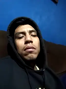 Snapshot of AlexAlejandro13 chatting on 6, 1, 2025 AlexAlejandro13 online show from 6, 1, 2025