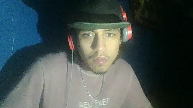 Snapshot of AlexAlejandro13 chatting on 5, 10, 2025 AlexAlejandro13 online show from 5, 10, 2025