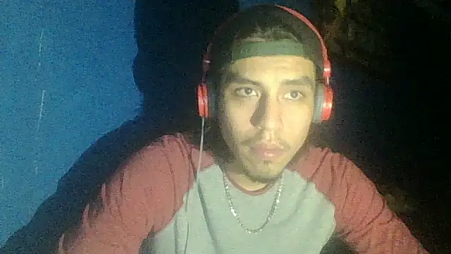 Snapshot of AlexAlejandro13 chatting on 7, 10, 2025 AlexAlejandro13 online show from 7, 10, 2025