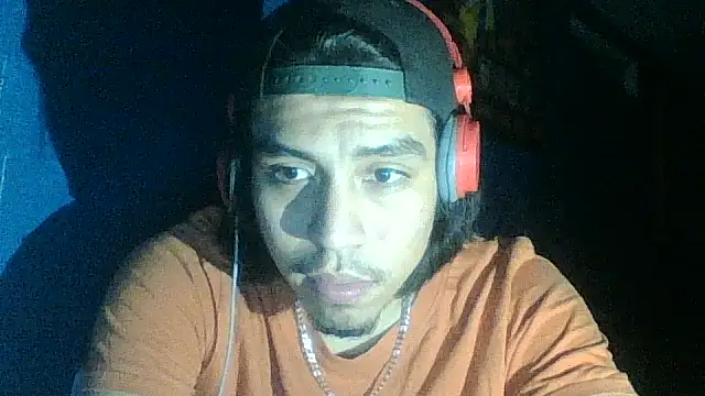 Snapshot of AlexAlejandro13 chatting on 9, 10, 2025 AlexAlejandro13 online show from 9, 10, 2025