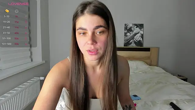 Snapshot of Bella_Foryou chatting on 30, 11, 2025 Bella Foryou online show from 30, 11, 2025