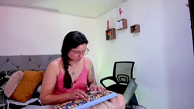 Snapshot of vanessabrown_ chatting on 2, 10, 2025 vanessabrown online show from 2, 10, 2025