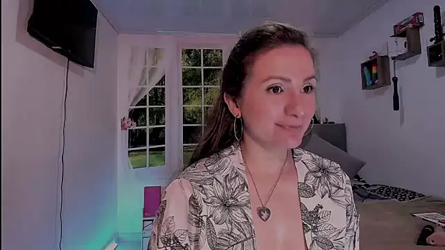 vanessabrown  online show from 6, 4, 2026