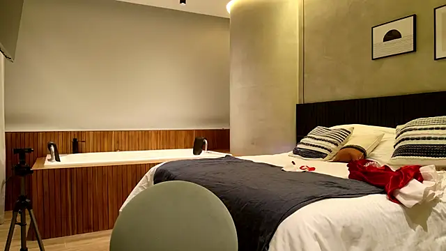 Sensualtease online show from 24, 12, 2024