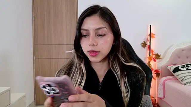 Sensualtease online show from 1, 10, 2025