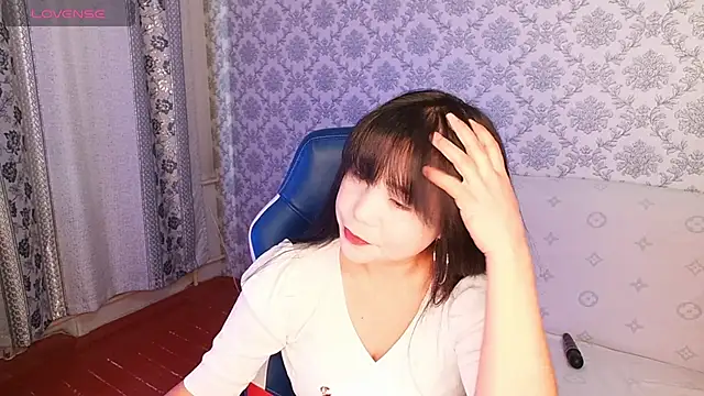 Snapshot of MissValday chatting on 6, 10, 2025 MissValday online show from 6, 10, 2025