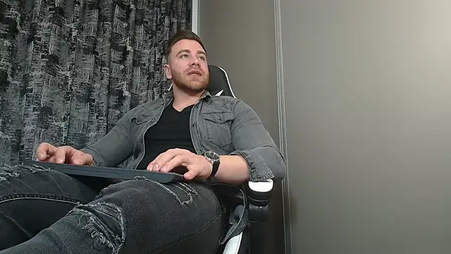 Snapshot of Thori92 chatting on 14, 2, 2025 Thori92 online show from 14, 2, 2025