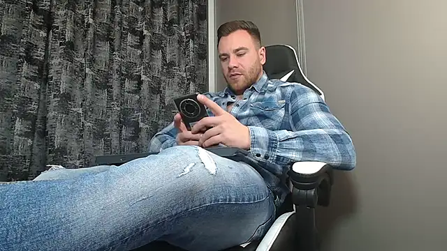 Snapshot of Thori92 chatting on 17, 2, 2025 Thori92 online show from 17, 2, 2025