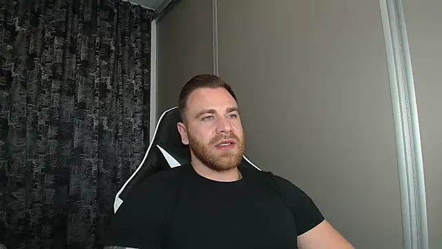 Snapshot of Thori92 chatting on 28, 10, 2025 Thori92 online show from 28, 10, 2025