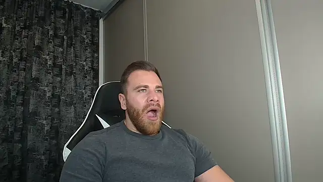 Snapshot of Thori92 chatting on 2, 11, 2025 Thori92 online show from 2, 11, 2025