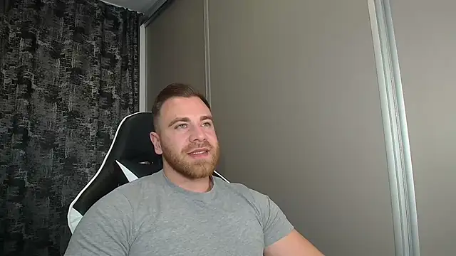 Snapshot of Thori92 chatting on 6, 11, 2025 Thori92 online show from 6, 11, 2025