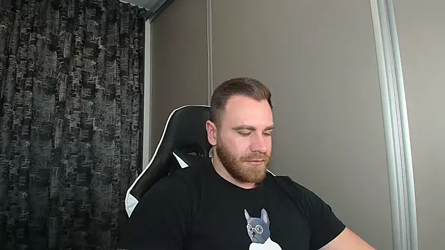 Snapshot of Thori92 chatting on 15, 11, 2025 Thori92 online show from 15, 11, 2025