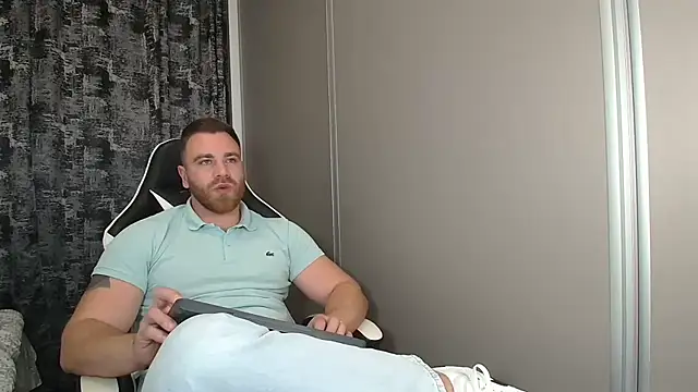 Snapshot of Thori92 chatting on 21, 11, 2025 Thori92 online show from 21, 11, 2025