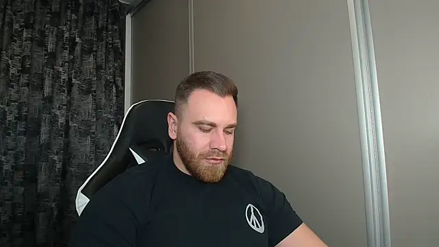 Snapshot of Thori92 chatting on 23, 11, 2025 Thori92 online show from 23, 11, 2025