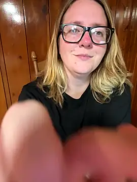 Lizzyloo online show from 26, 11, 2025