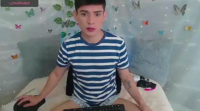 Snapshot of Jhonny_horny1 chatting on 3, 1, 2025 Jhonny horny1 online show from 3, 1, 2025
