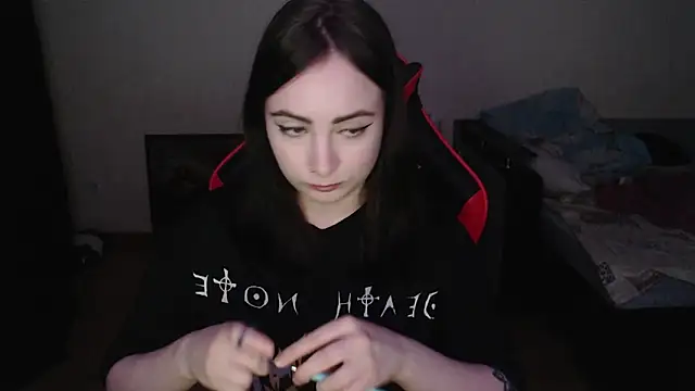 Snapshot of Laralianna chatting on 16, 12, 2025 Laralianna online show from 16, 12, 2025