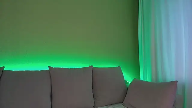 Cuddle Cat online show from 27, 2, 2026