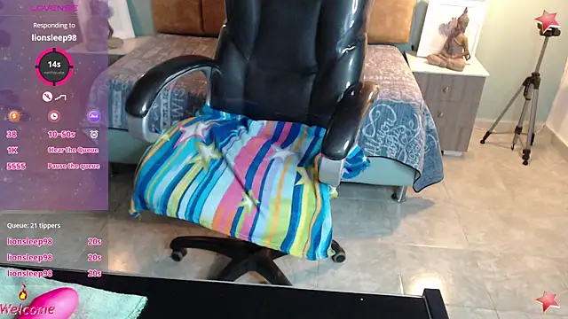 Barbiegomez online show from 5, 2, 2025