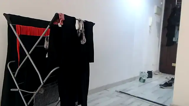 sweeti Em online show from 9, 11, 2025