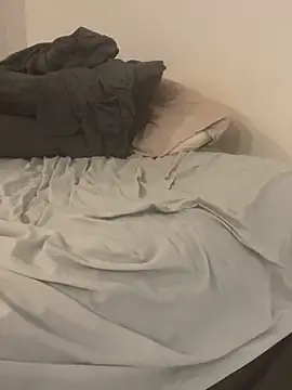 sweeti Em online show from 18, 4, 2026