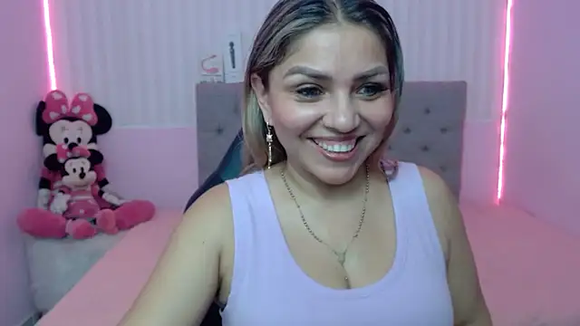 Snapshot of cum_bigass chatting on 4, 3, 2025 cum bigass online show from 4, 3, 2025
