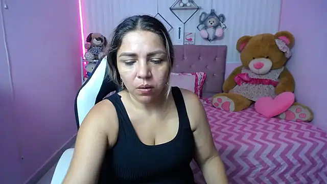 Snapshot of cum_bigass chatting on 18, 9, 2025 cum bigass online show from 18, 9, 2025