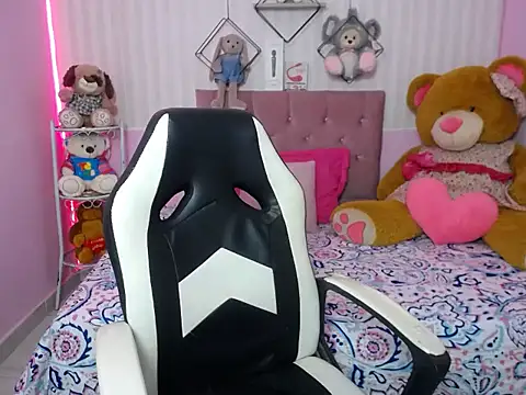 Snapshot of cum_bigass chatting on 23, 9, 2025 cum bigass online show from 23, 9, 2025
