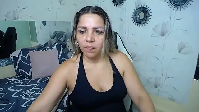 Snapshot of cum_bigass chatting on 5, 10, 2025 cum bigass online show from 5, 10, 2025