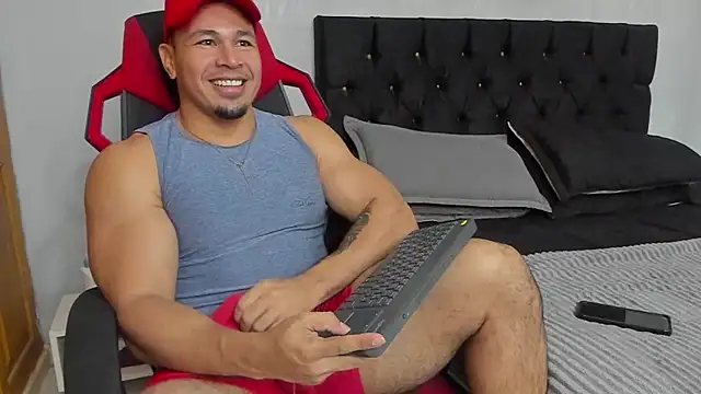Snapshot of tyler_hank01 chatting on 17, 7, 2026 tyler hank01 online show from 17, 7, 2026