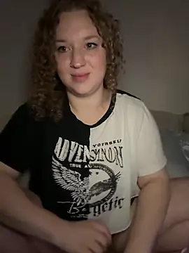 Snapshot of EmmieRae chatting on 10, 9, 2025 EmmieRae online show from 10, 9, 2025