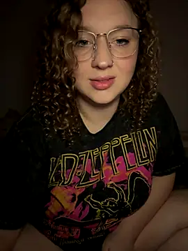 Snapshot of EmmieRae chatting on 8, 10, 2025 EmmieRae online show from 8, 10, 2025