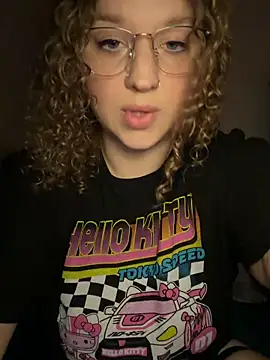 Snapshot of EmmieRae chatting on 26, 10, 2025 EmmieRae online show from 26, 10, 2025