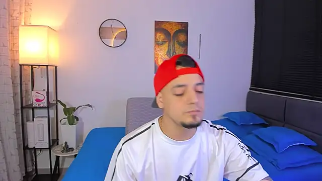 Snapshot of alejandro_calderon1 chatting on 17, 5, 2026 alejandro calderon1 online show from 17, 5, 2026