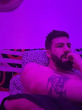 Snapshot of kinkyguy04 chatting on 21, 3, 2025 kinkyguy04 online show from 21, 3, 2025