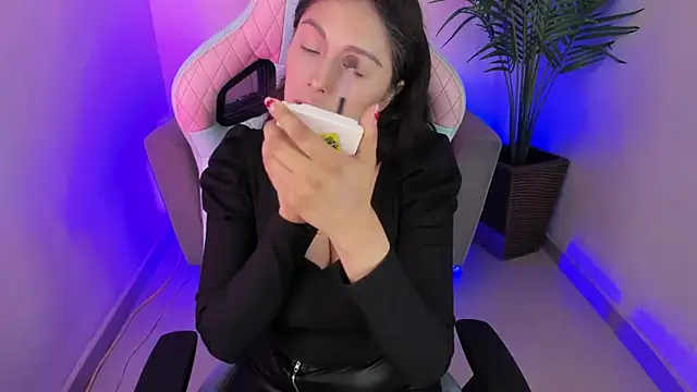 Kyomi chang online show from 8, 3, 2025