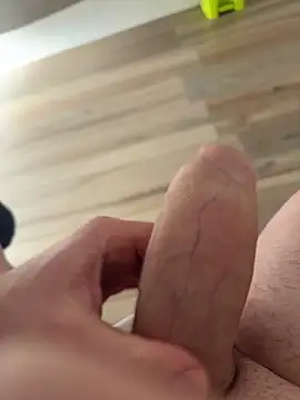 Snapshot of MagicKenzo99 chatting on 5, 2, 2026 MagicKenzo99 online show from 5, 2, 2026