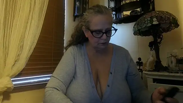 Snapshot of DestineeLoverGirl chatting on 31, 10, 2025 DestineeLoverGirl online show from 31, 10, 2025