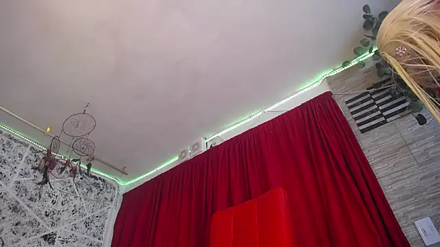 hornytsblonde online show from 11, 2, 2026