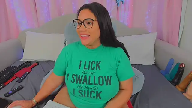 Snapshot of MeghanXO chatting on 29, 12, 2024 MeghanXO online show from 29, 12, 2024