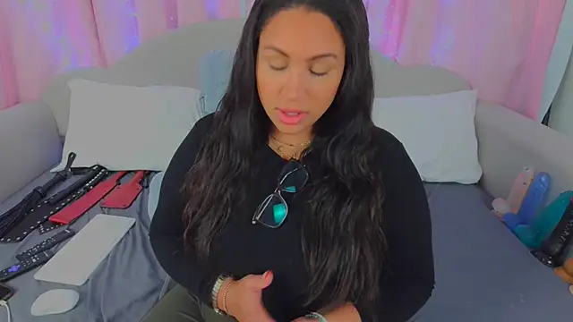 Snapshot of MeghanXO chatting on 11, 2, 2025 MeghanXO online show from 11, 2, 2025