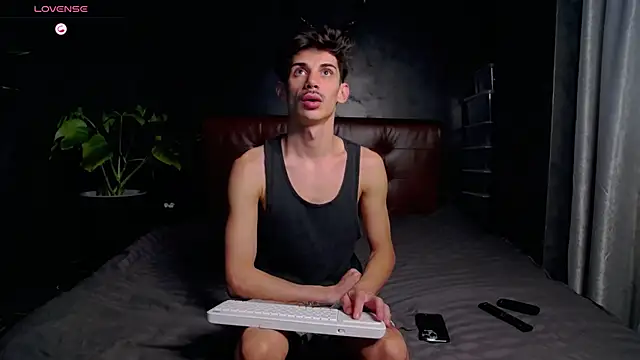 Snapshot of DanielCrush1 chatting on 5, 11, 2025 DanielCrush1 online show from 5, 11, 2025