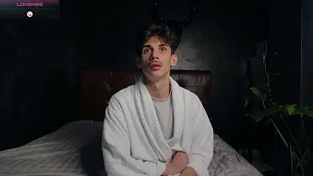 Snapshot of DanielCrush1 chatting on 16, 11, 2025 DanielCrush1 online show from 16, 11, 2025