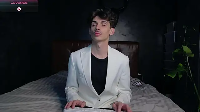 Snapshot of DanielCrush1 chatting on 20, 11, 2025 DanielCrush1 online show from 20, 11, 2025