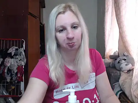 Snapshot of BustyBlond chatting on 22, 1, 2025 BustyBlond online show from 22, 1, 2025