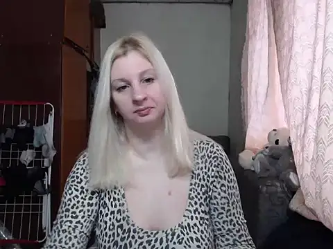Snapshot of BustyBlond chatting on 6, 2, 2025 BustyBlond online show from 6, 2, 2025