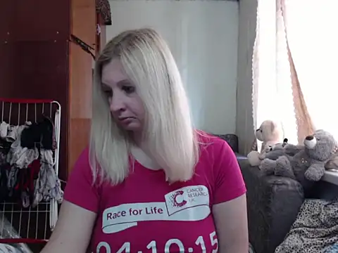 Snapshot of BustyBlond chatting on 13, 2, 2025 BustyBlond online show from 13, 2, 2025