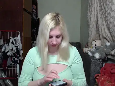 Snapshot of BustyBlond chatting on 20, 2, 2025 BustyBlond online show from 20, 2, 2025