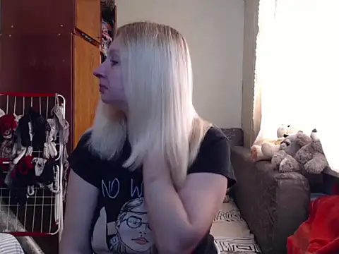 Snapshot of BustyBlond chatting on 28, 2, 2025 BustyBlond online show from 28, 2, 2025